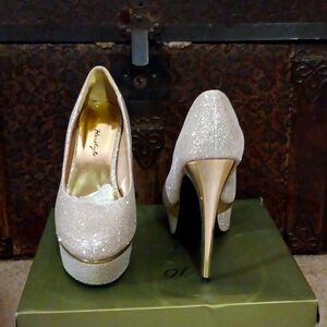 Women's stiletto size 10 GOLD